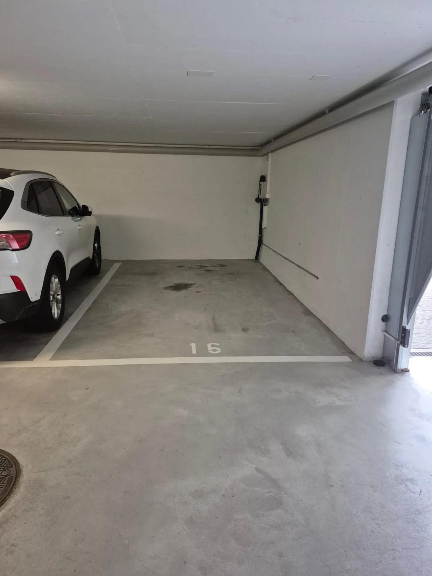 Parcheggio coperto a Ennetbürgen, Stanserstrasse 66a - Foto 1 di 5