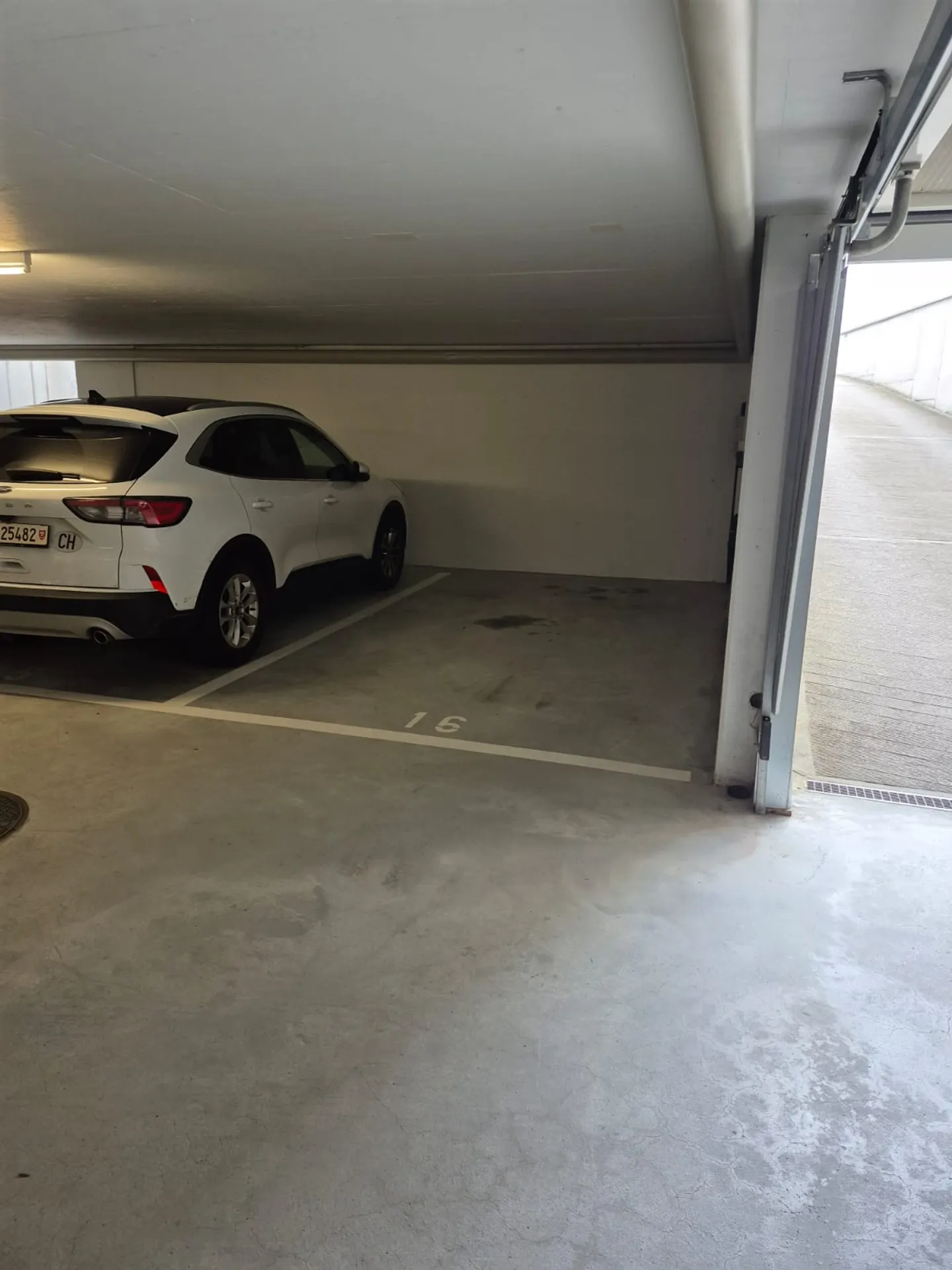 Parcheggio coperto a Ennetbürgen, Stanserstrasse 66a - Foto 2 di 5