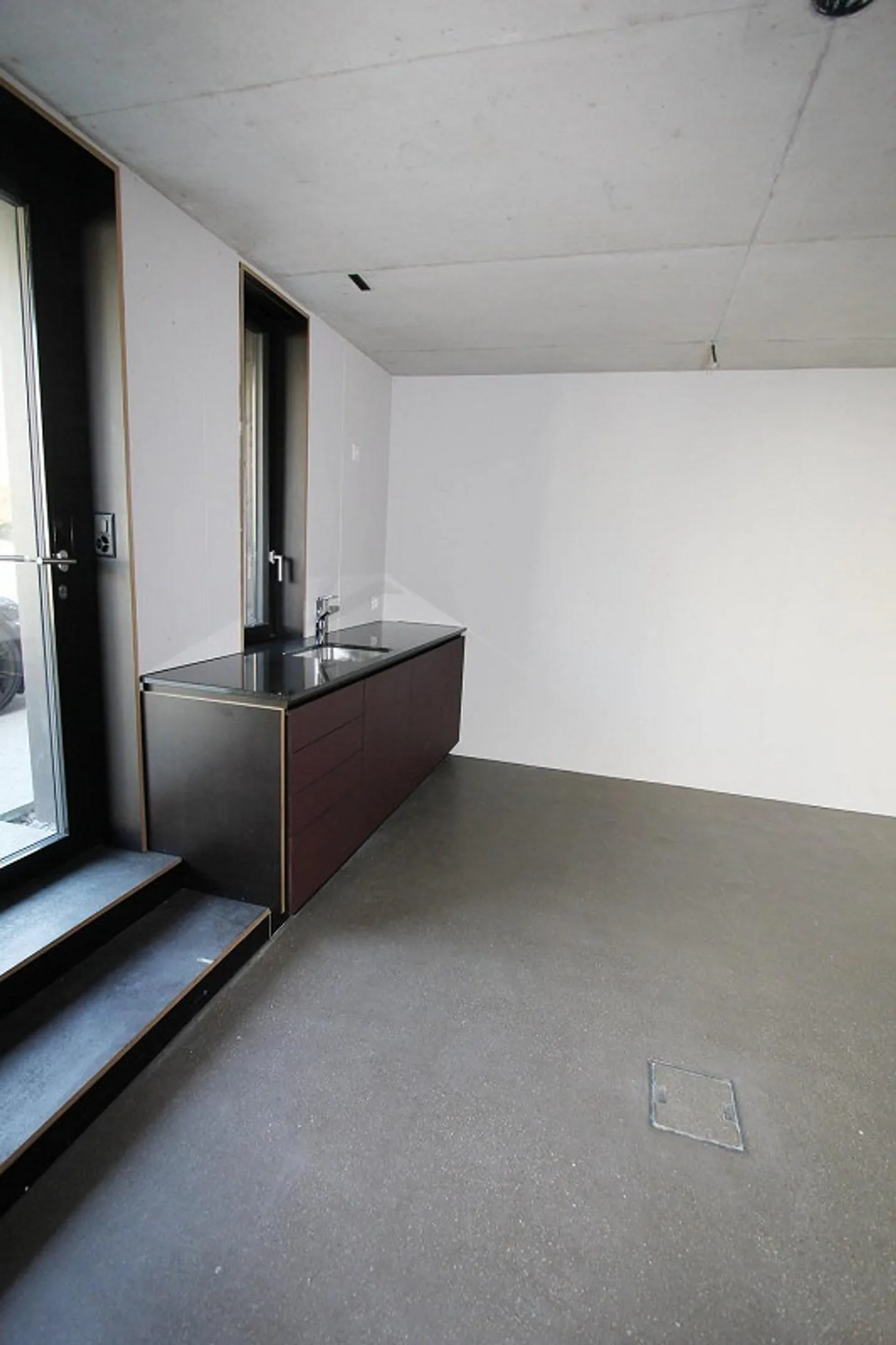 Espace commercial dans une propriété architecturale impressionnante - Photo 4 sur 7