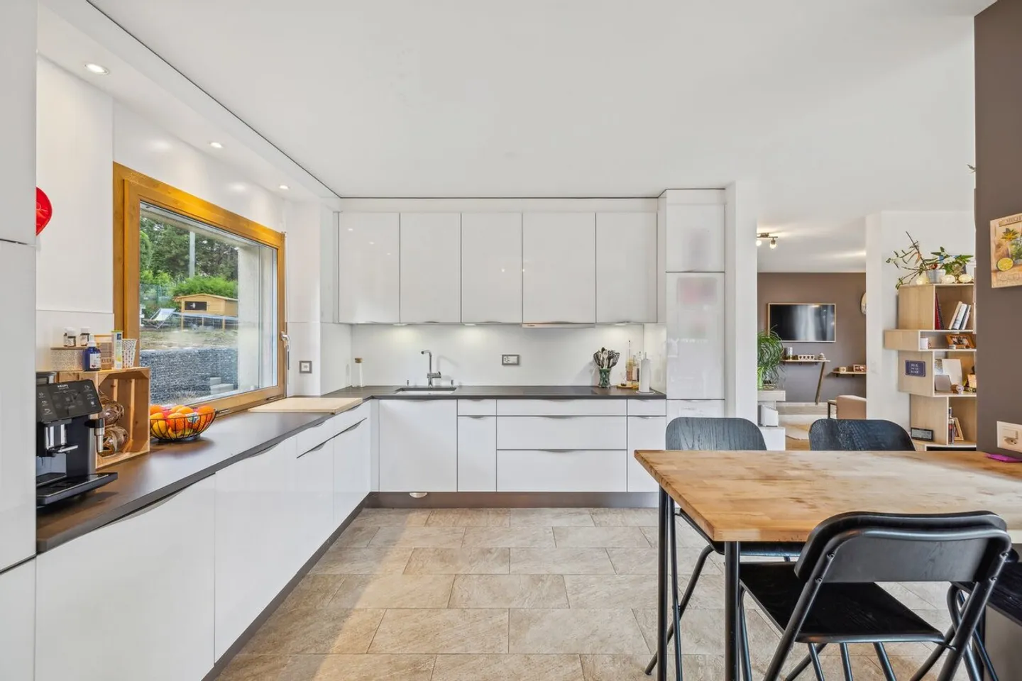 Proprietà ristrutturata affascinante con giardino spazioso - Foto 4 di 14