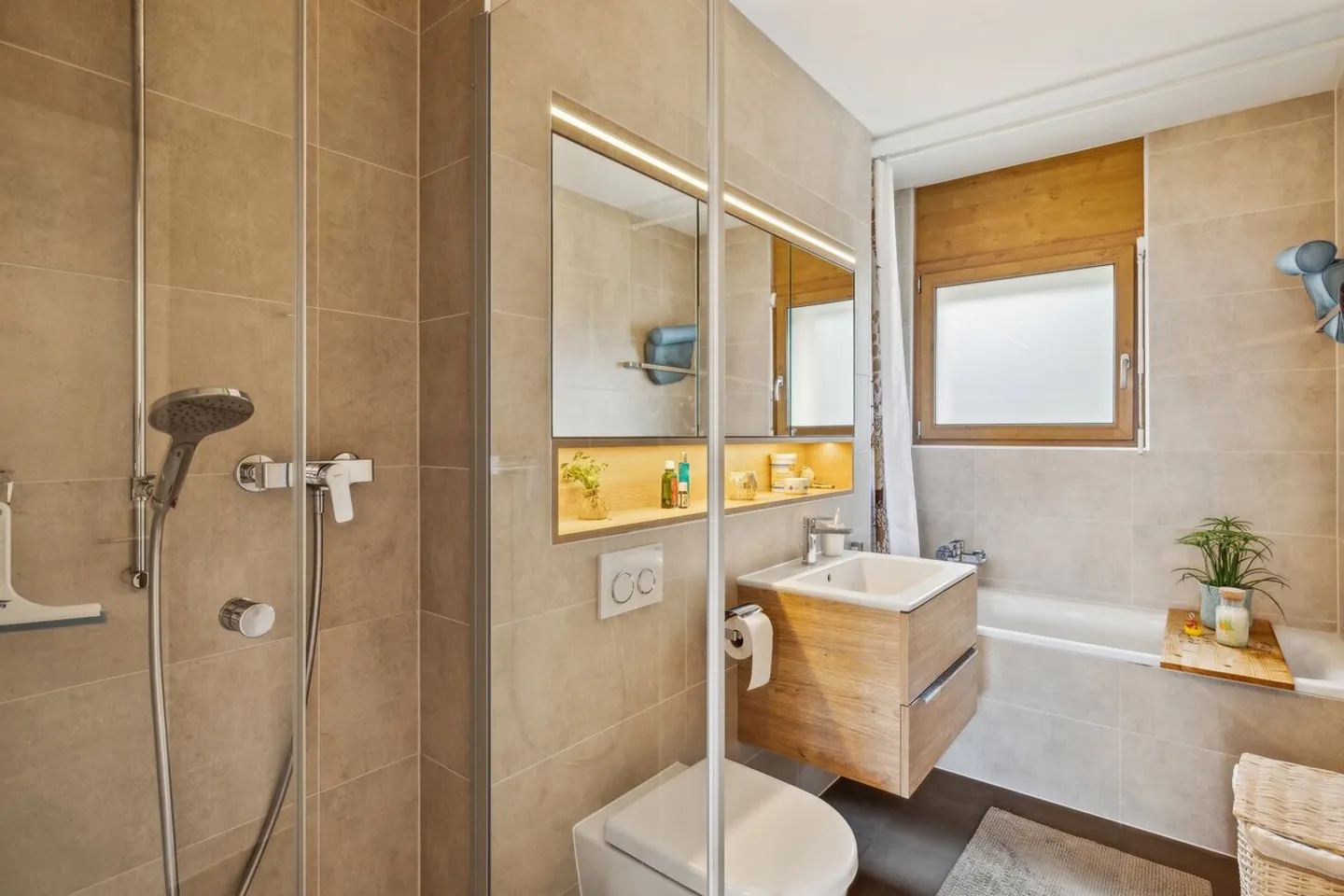 Proprietà ristrutturata affascinante con giardino spazioso - Foto 7 di 14