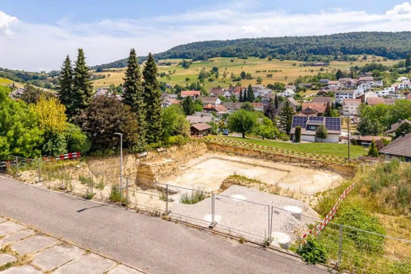 Projet avec permis de construire et excavation terminée - Photo 8 sur 8