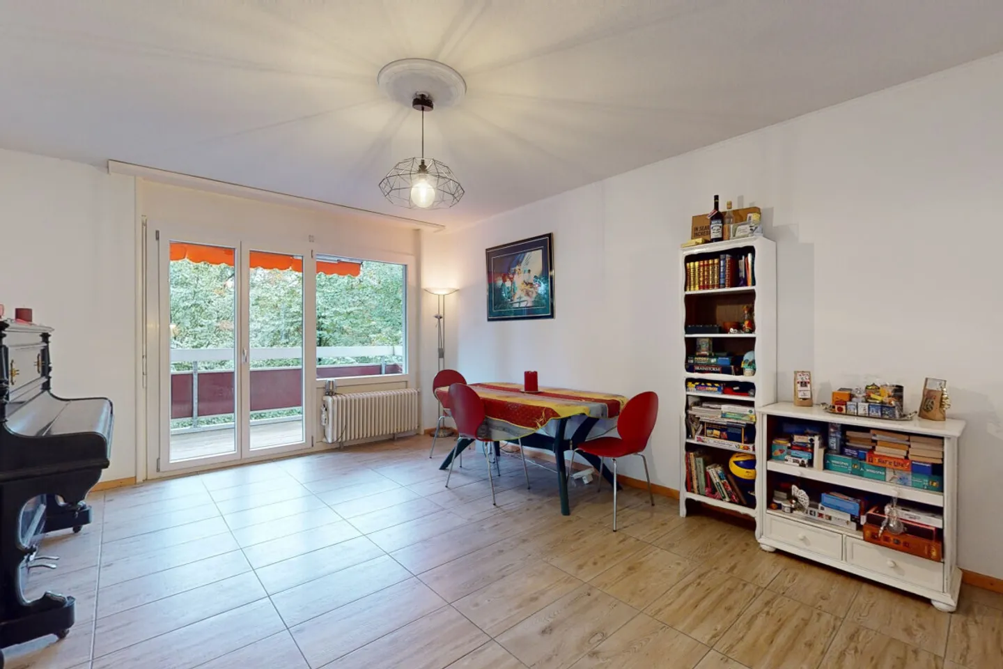 Appartamento ristrutturato di 4,5 locali con balcone e vista! - Foto 3 di 11