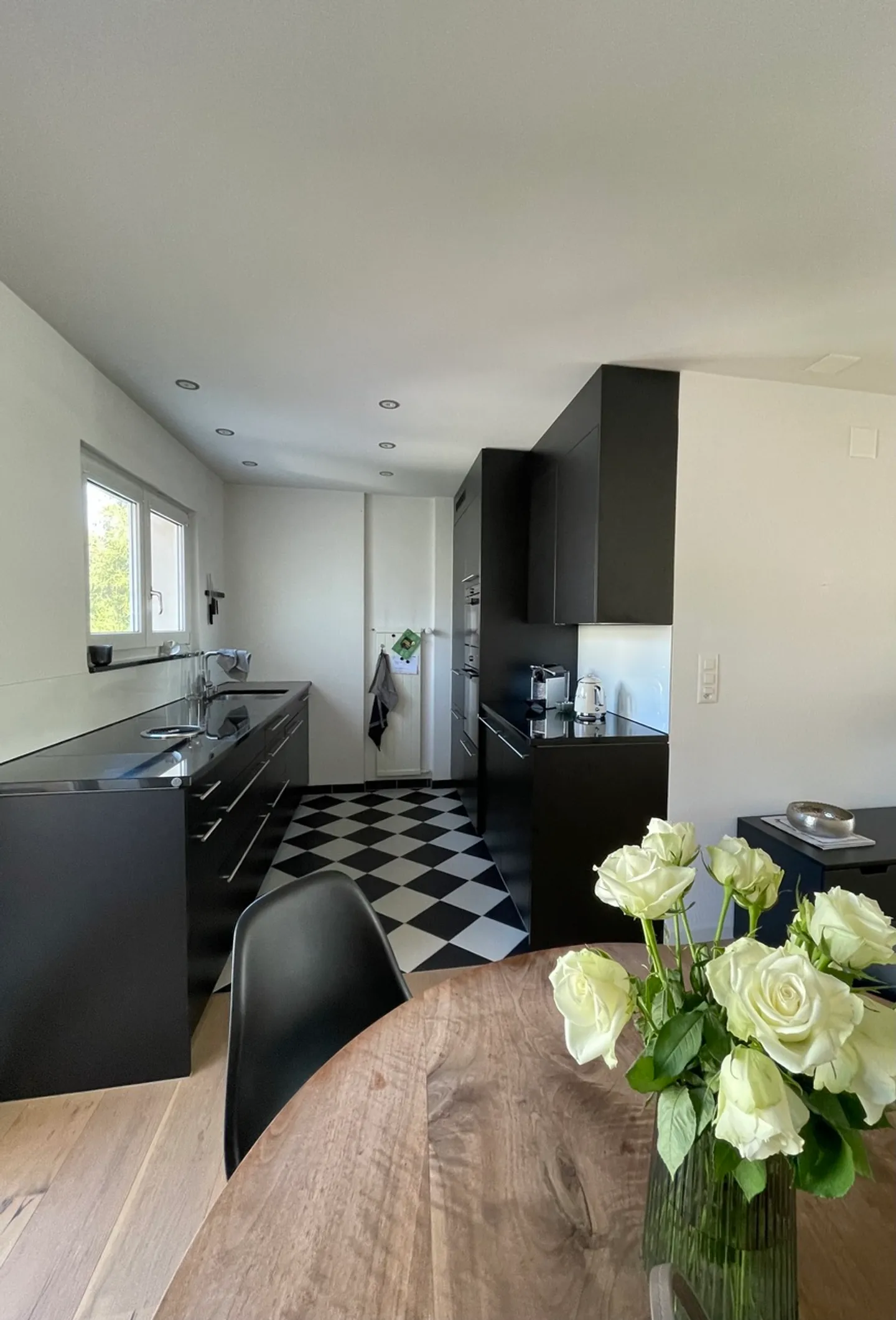 Stylish Attic Apartment - Photo 6 of 13