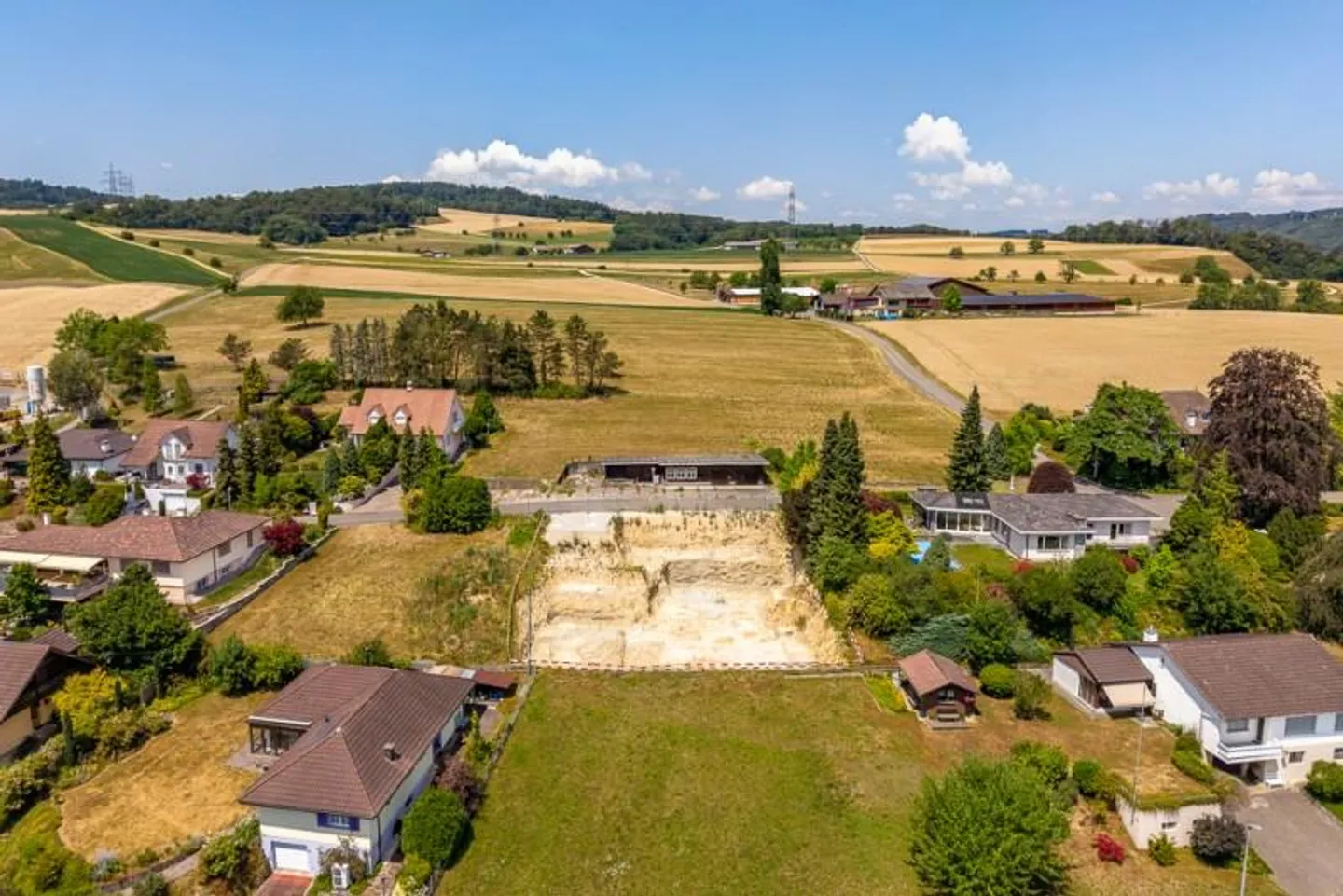 Projet avec permis de construire et excavation terminée - Photo 7 sur 8