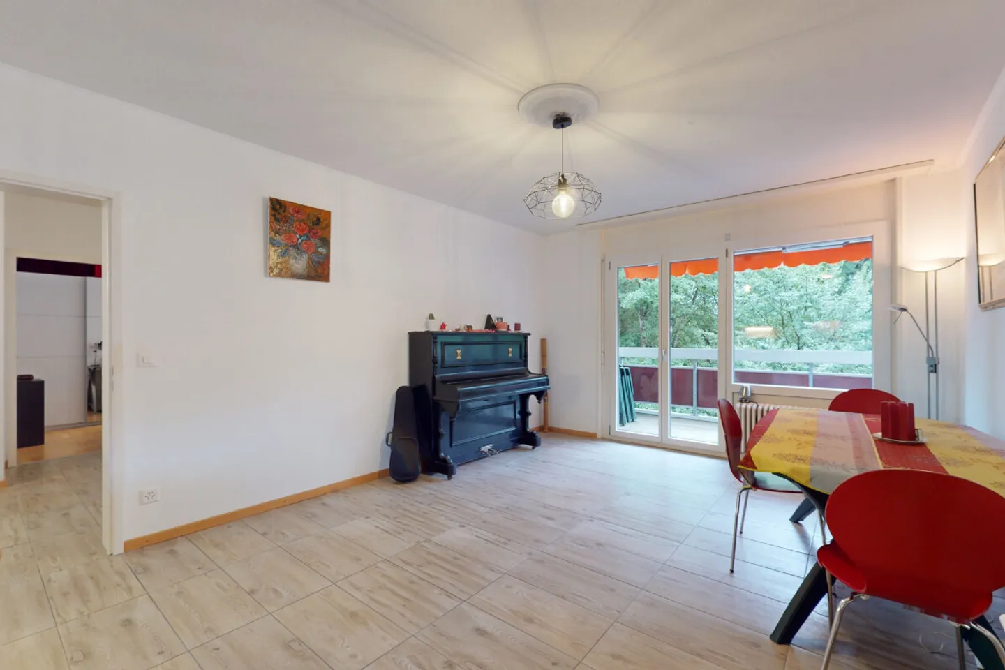 Appartamento ristrutturato di 4,5 locali con balcone e vista! - Foto 5 di 11