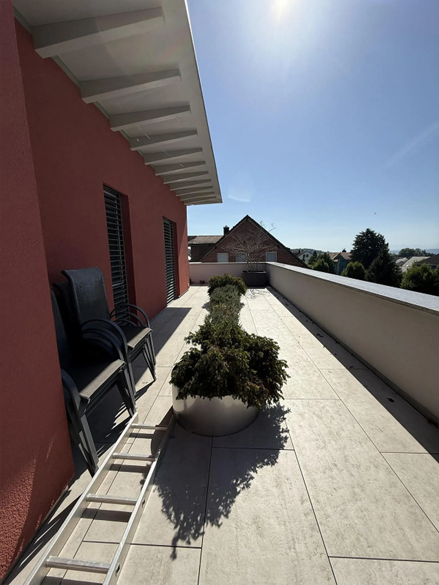 Attic: 4.5 rooms, 145 m² living space, 150 m² roof terrace with jacuzzi - Photo 14 of 26