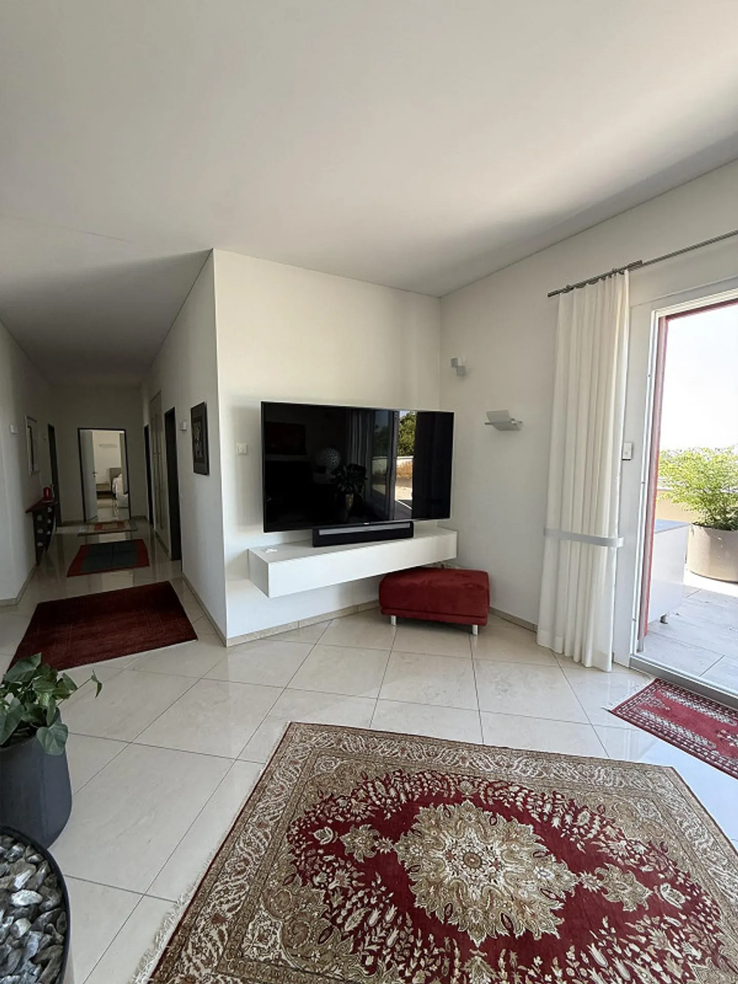 Attic: 4.5 rooms, 145 m² living space, 150 m² roof terrace with jacuzzi - Photo 17 of 26
