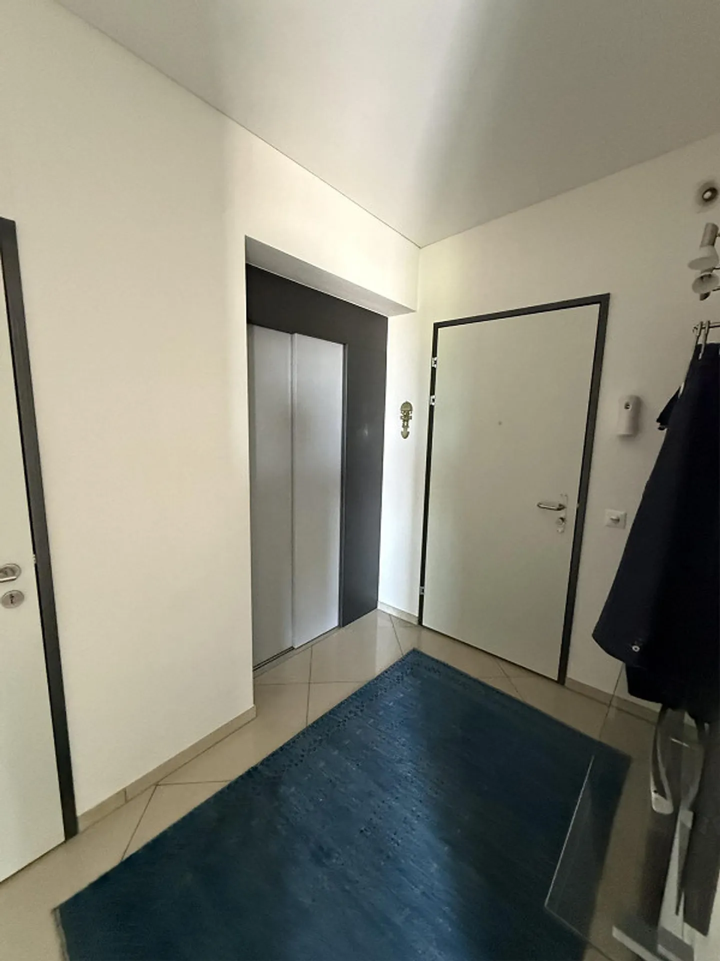 Attic: 4.5 rooms, 145 m² living space, 150 m² roof terrace with jacuzzi - Photo 20 of 26