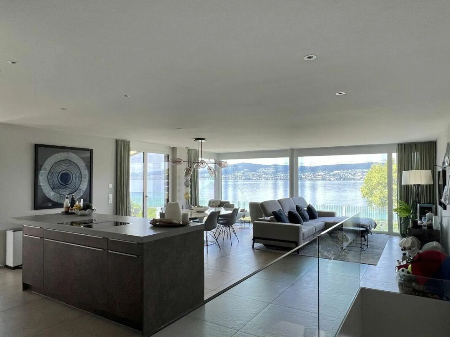 Appartamento duplex da sogno con vista sul lago a Richterswil - Foto 1 di 12