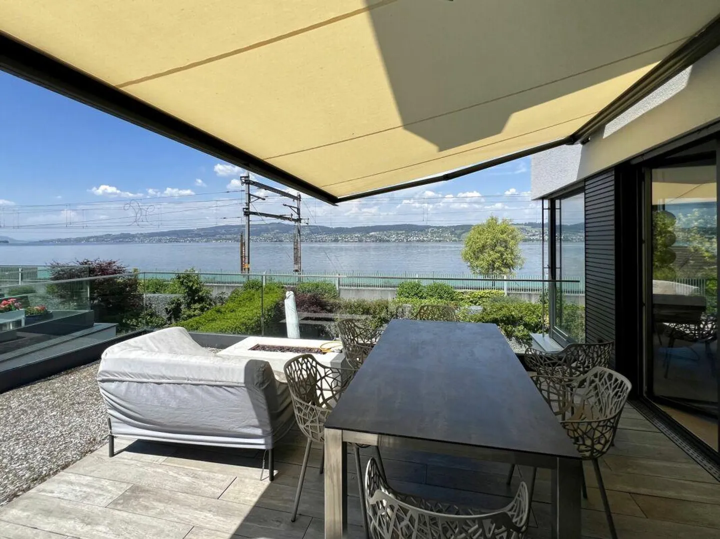 Appartamento duplex da sogno con vista sul lago a Richterswil - Foto 3 di 12