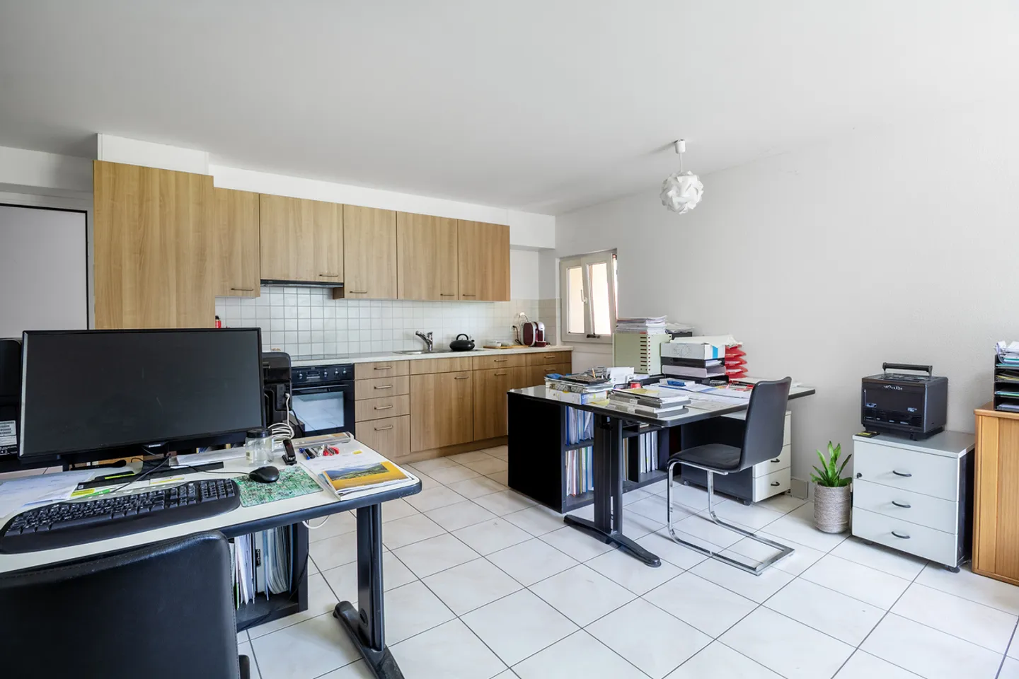 Casa accogliente e ristrutturata con tre appartamenti di 2,5 stanze - Foto 9 di 13