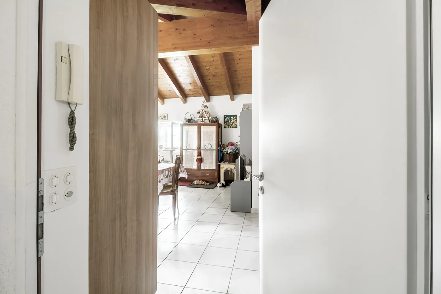 Casa accogliente e ristrutturata con tre appartamenti di 2,5 stanze - Foto 12 di 13