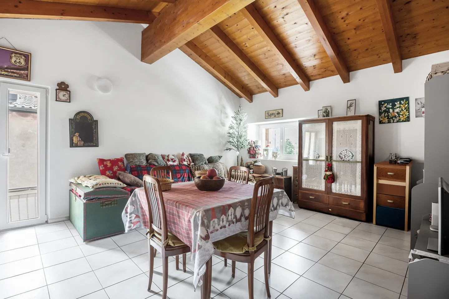 Casa accogliente e ristrutturata con tre appartamenti di 2,5 stanze - Foto 13 di 13