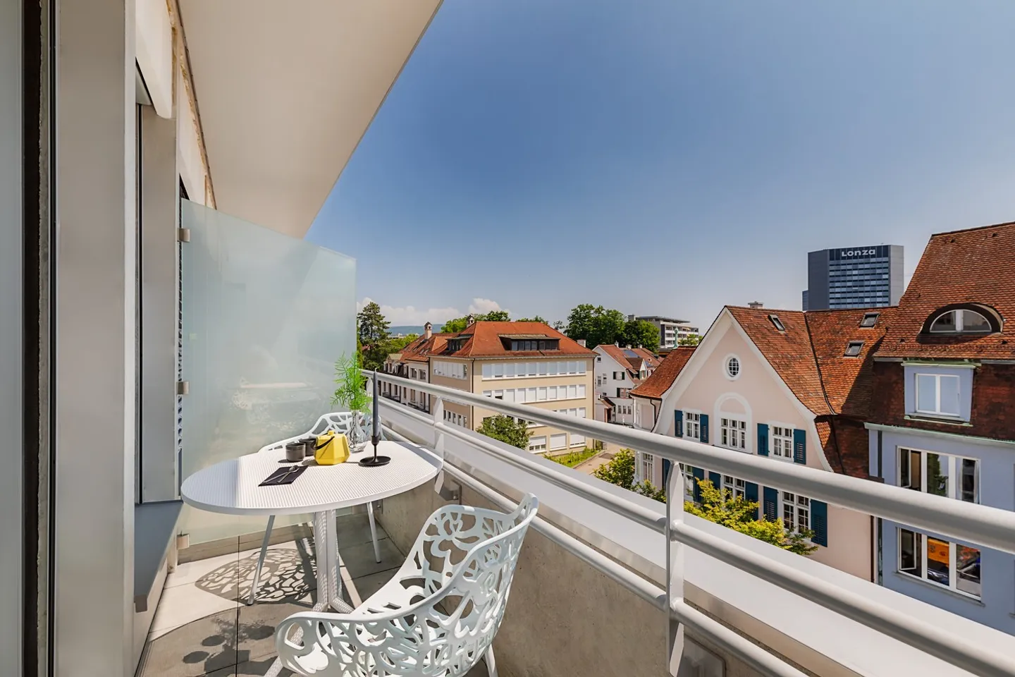 Studio - Photo 7 of 13