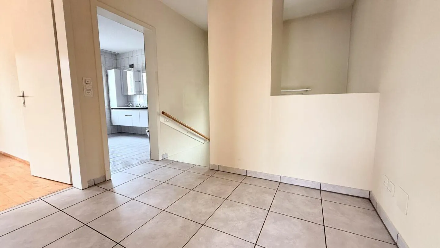 Well-maintained detached single-family house in a quiet neighborhood - Photo 19 of 30