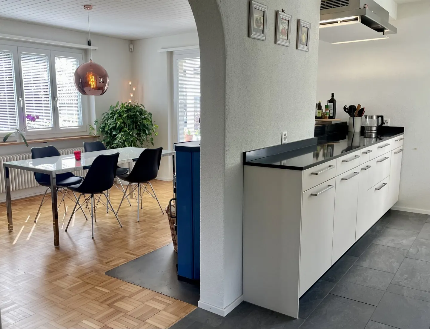 Maison individuelle et nouvellement rénovée avec réserves d'extension - Photo 3 sur 10