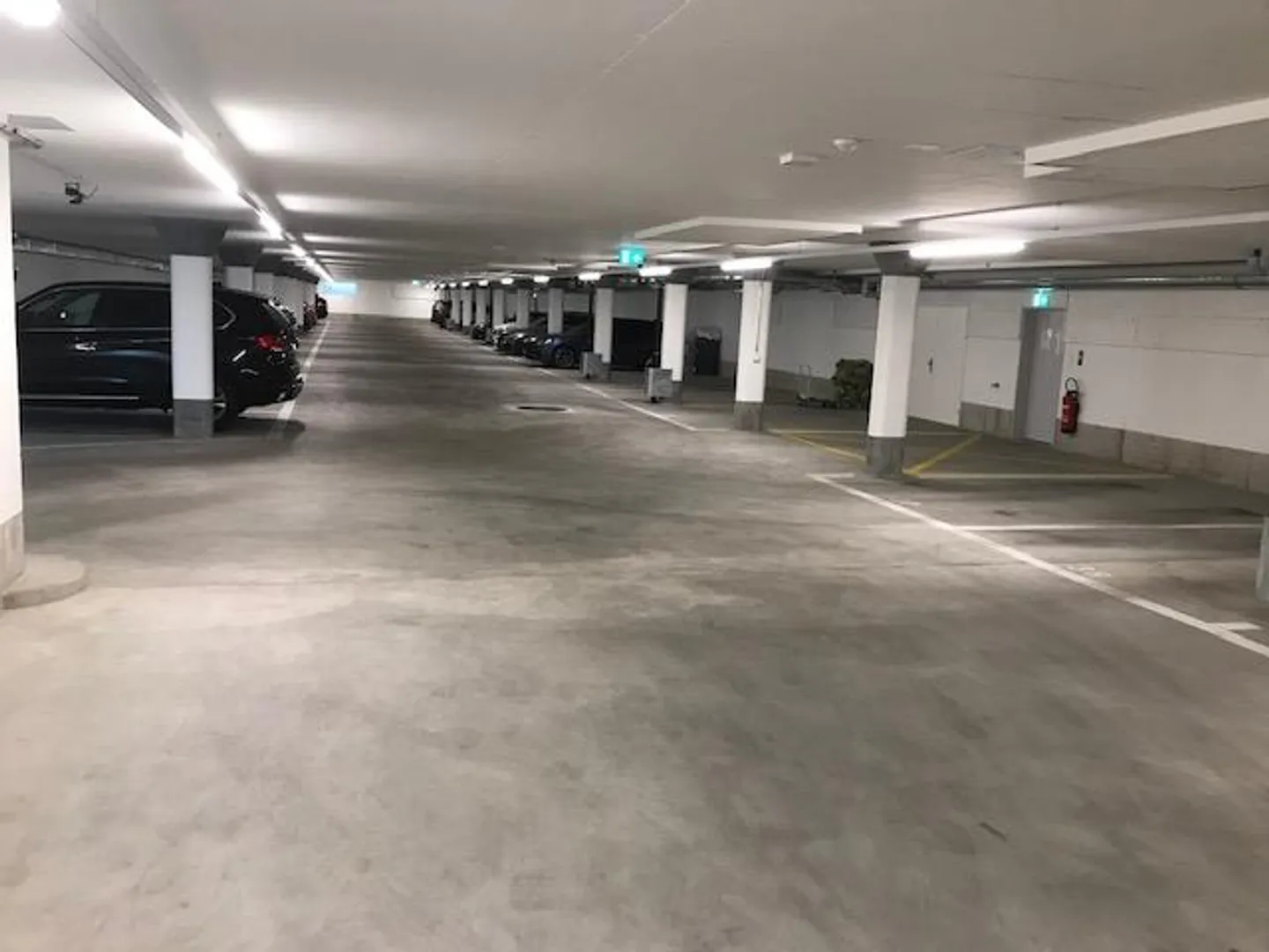 «Einstellhallenplatz zu vermieten!» - Foto 2 von 2