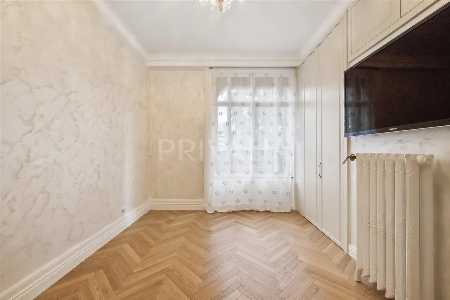 Magnificent apartment with high standards on the right side - Photo 5 of 10