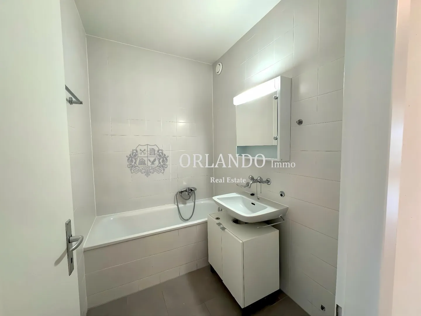 Geräumige Wohnung mit Balkon - Foto 6 von 8