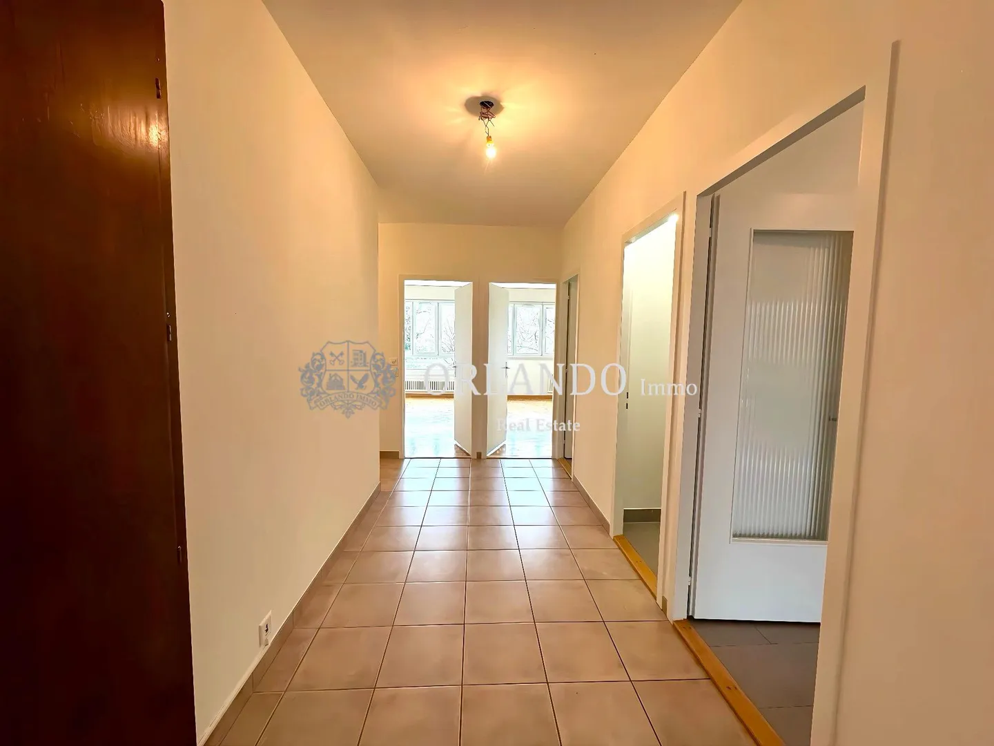 Geräumige Wohnung mit Balkon - Foto 7 von 8