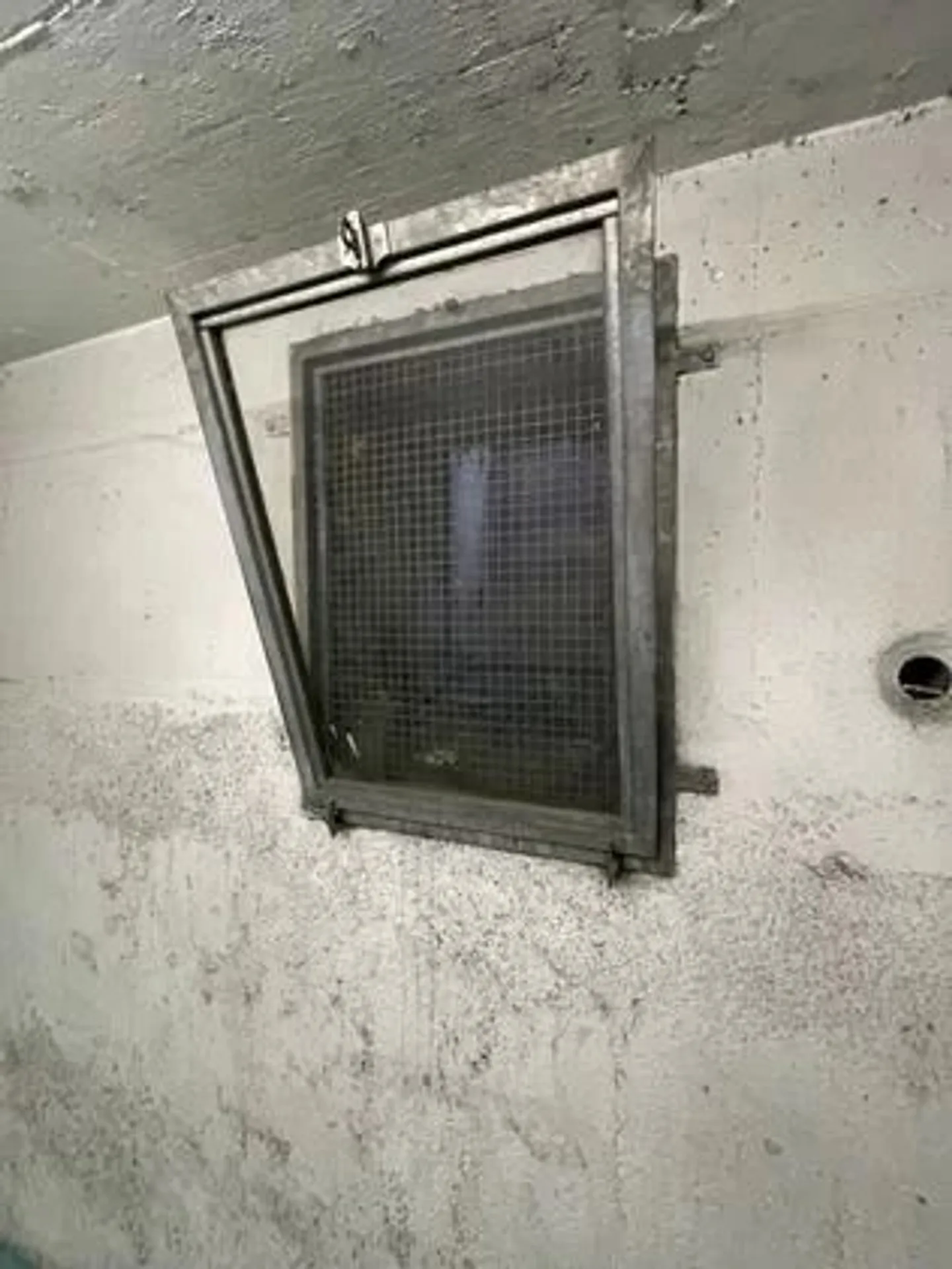 Edificio ad uso misto in affitto - Foto 3 di 4