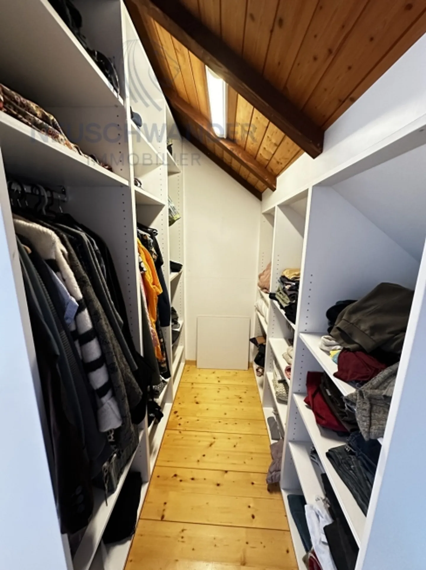 Luminoso, ben posizionato, pronto per essere abitato! - Foto 8 di 12