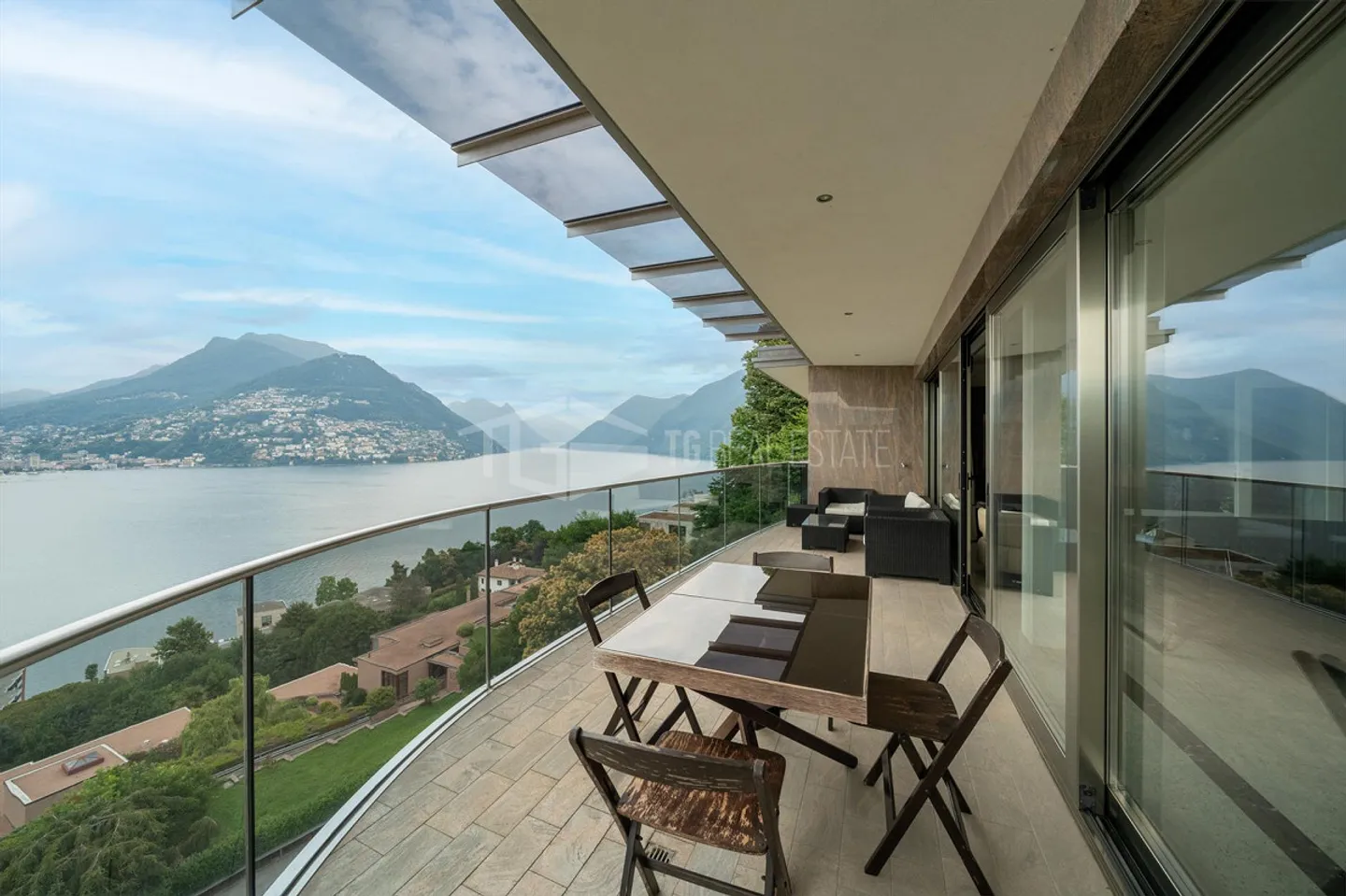 Attico di 5.5 locali con vista mozzafiato sul lago - Foto 7 di 13