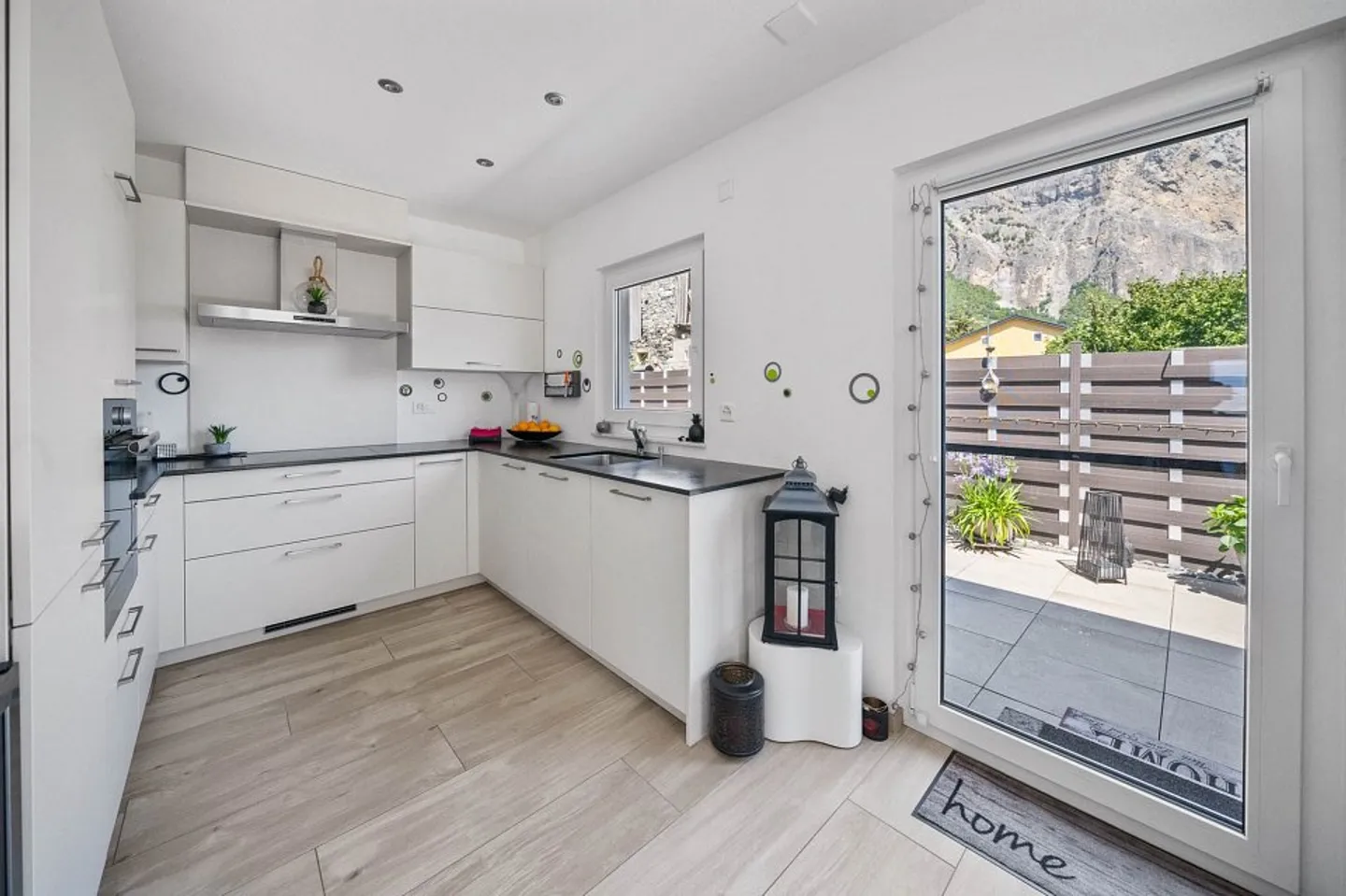 Elegance and comfort on one level in the heart of Chamoson - Photo 12 of 12