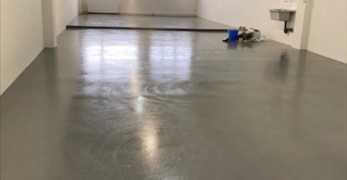 Office space for rent - Photo 2 of 3