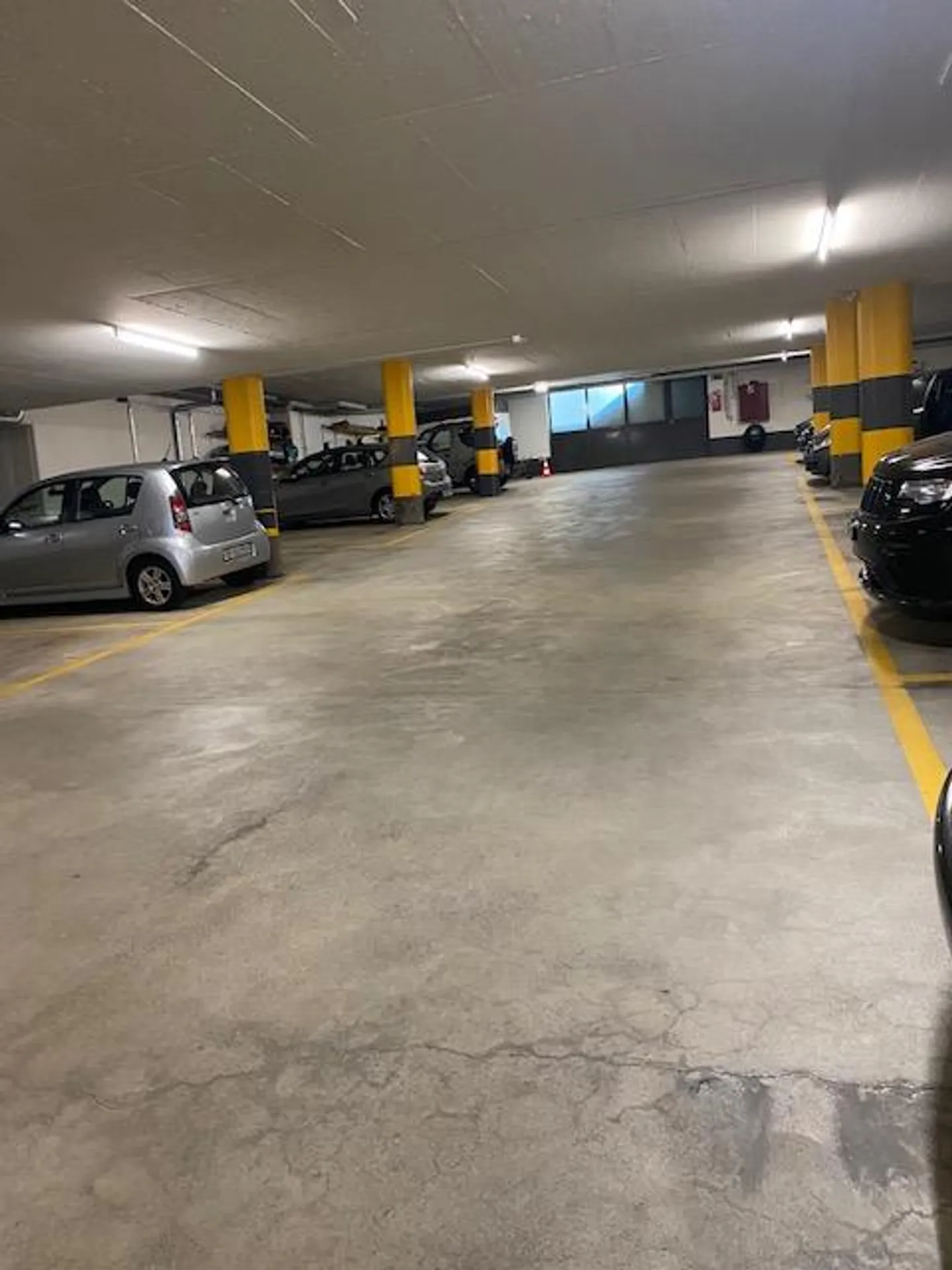 Place de parking - Photo 2 sur 2
