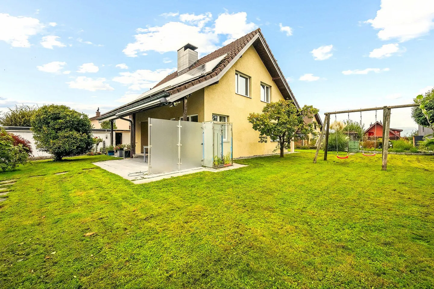 Charming 5.5-room single-family house with large garden in Nottwil - Photo 2 of 11