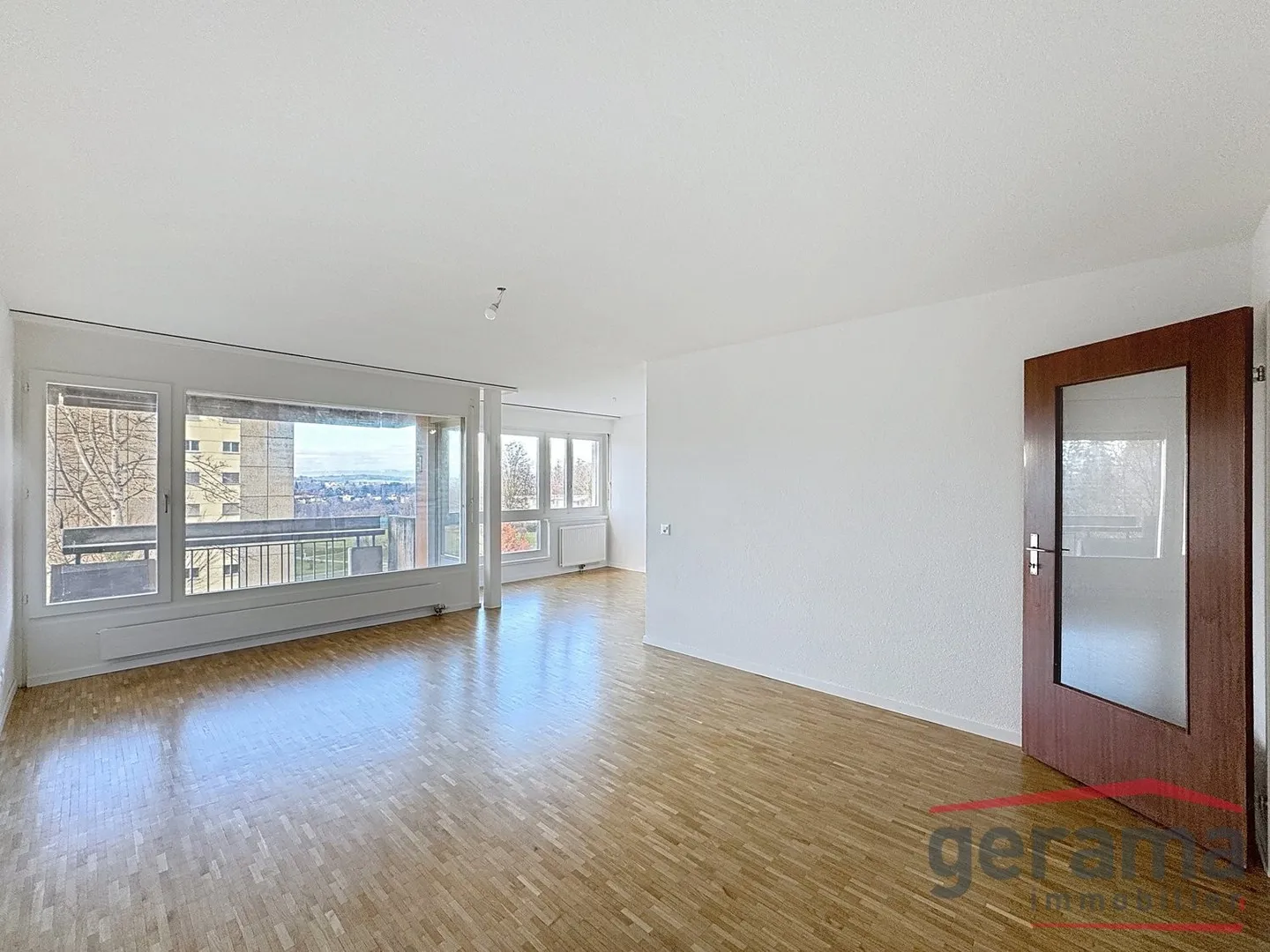 Appartement avec 3,5 pièces au 3ème étage rénové - Photo 2 sur 6