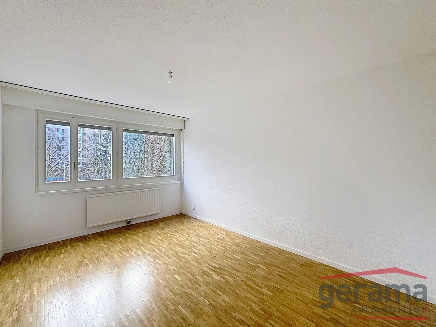 Appartement avec 3,5 pièces au 3ème étage rénové - Photo 3 sur 6