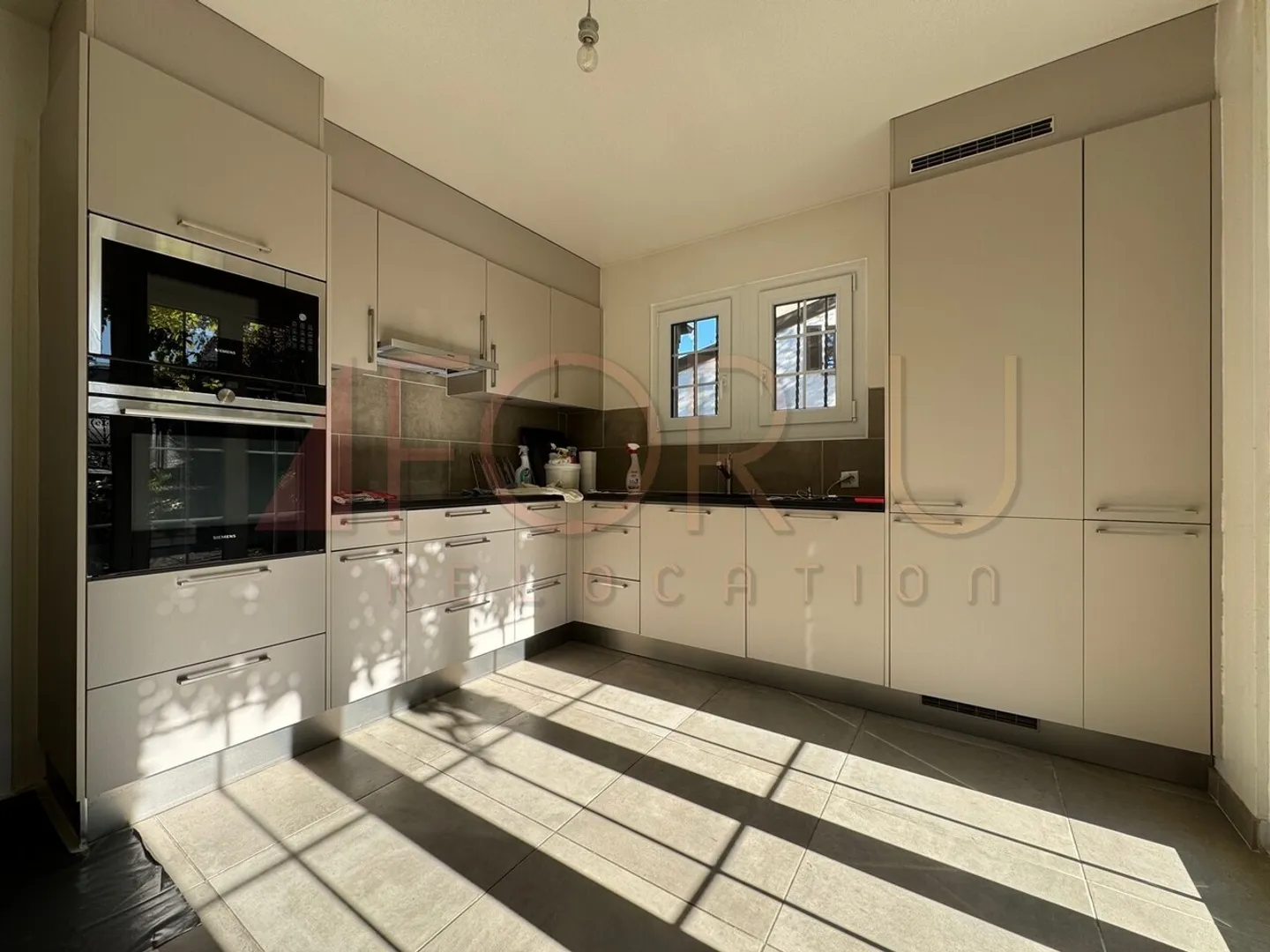 Very beautiful individual and authentic 7.5 room villa in Bernex - Photo 2 of 13