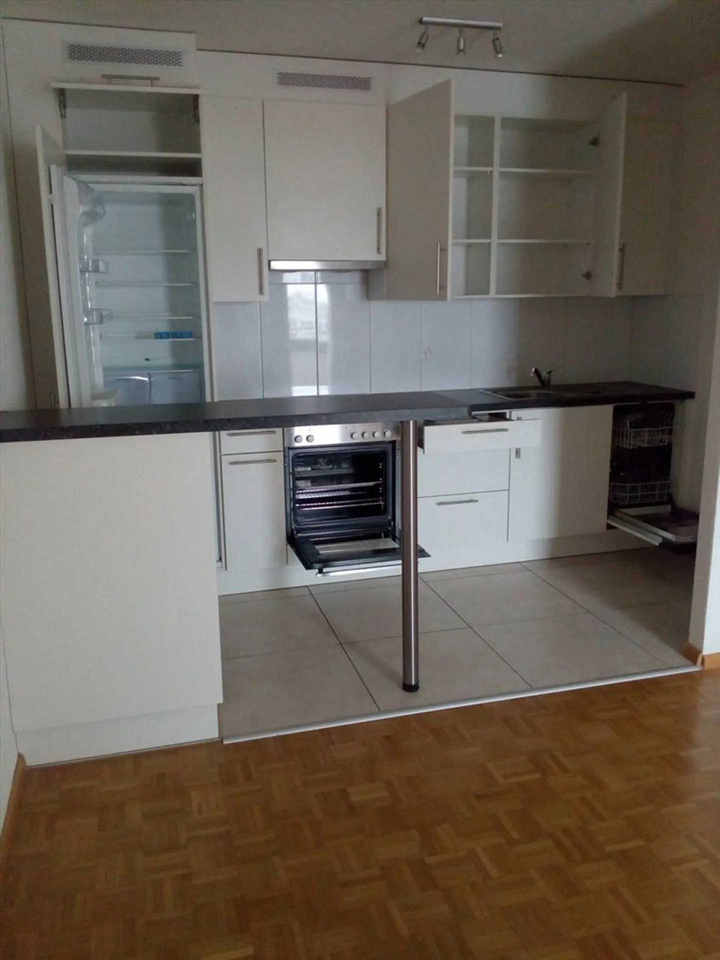 Ottimo appartamento di 2 stanze nel cuore di Basilea - Foto 2 di 6