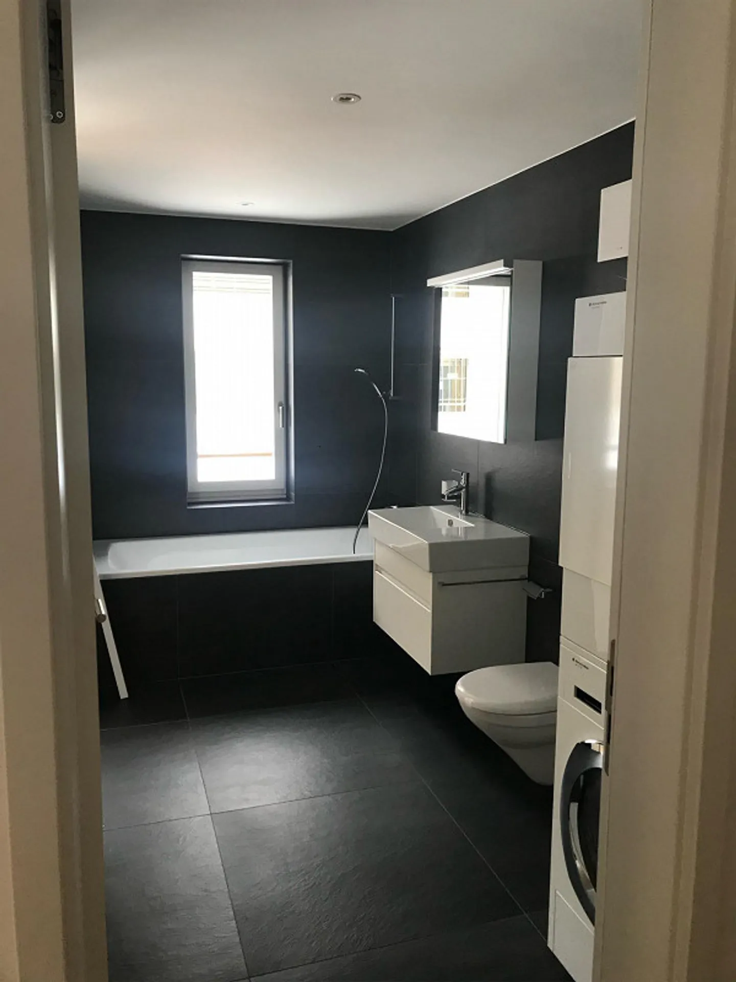 Condominio di nuova costruzione in affitto nel centro di Worb - Foto 7 di 8