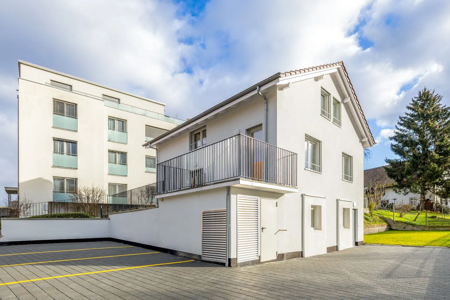 Casa unifamiliare moderna con giardino in posizione centrale - Foto 10 di 10