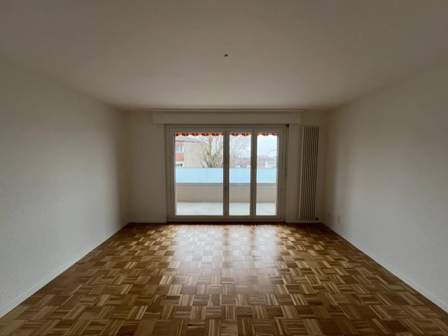 00811 - Apartment 4.5 Rooms - Rue des Sources 1 - BOLE - Photo 2 of 8