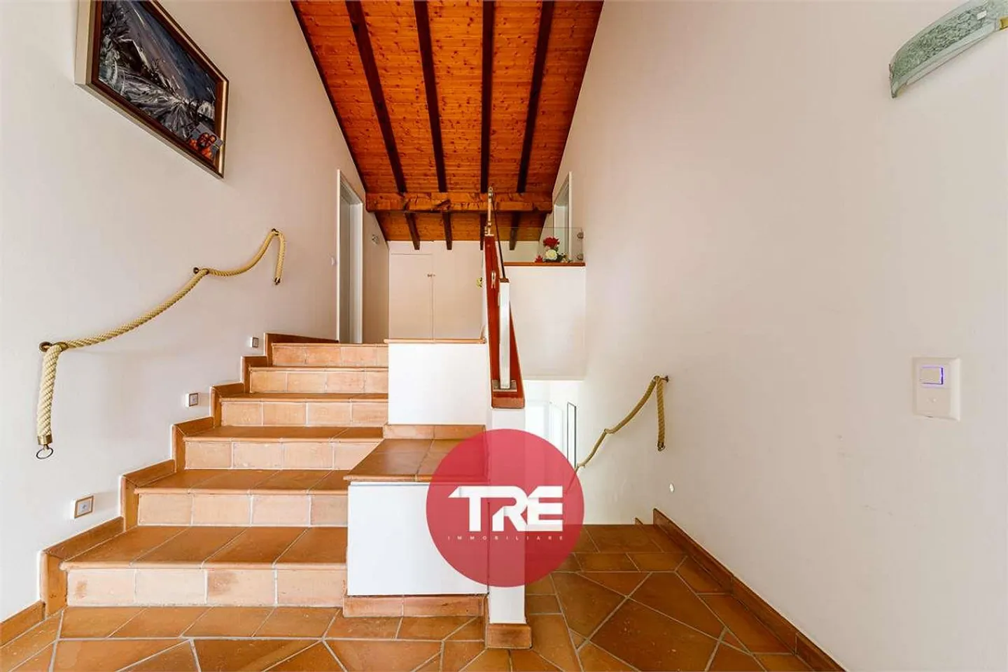 Large Villa with Pool - Photo 9 of 13