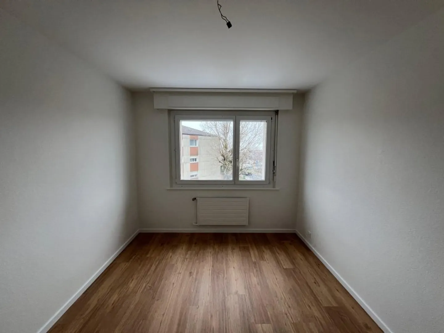 00811 - Apartment 4.5 Rooms - Rue des Sources 1 - BOLE - Photo 4 of 8