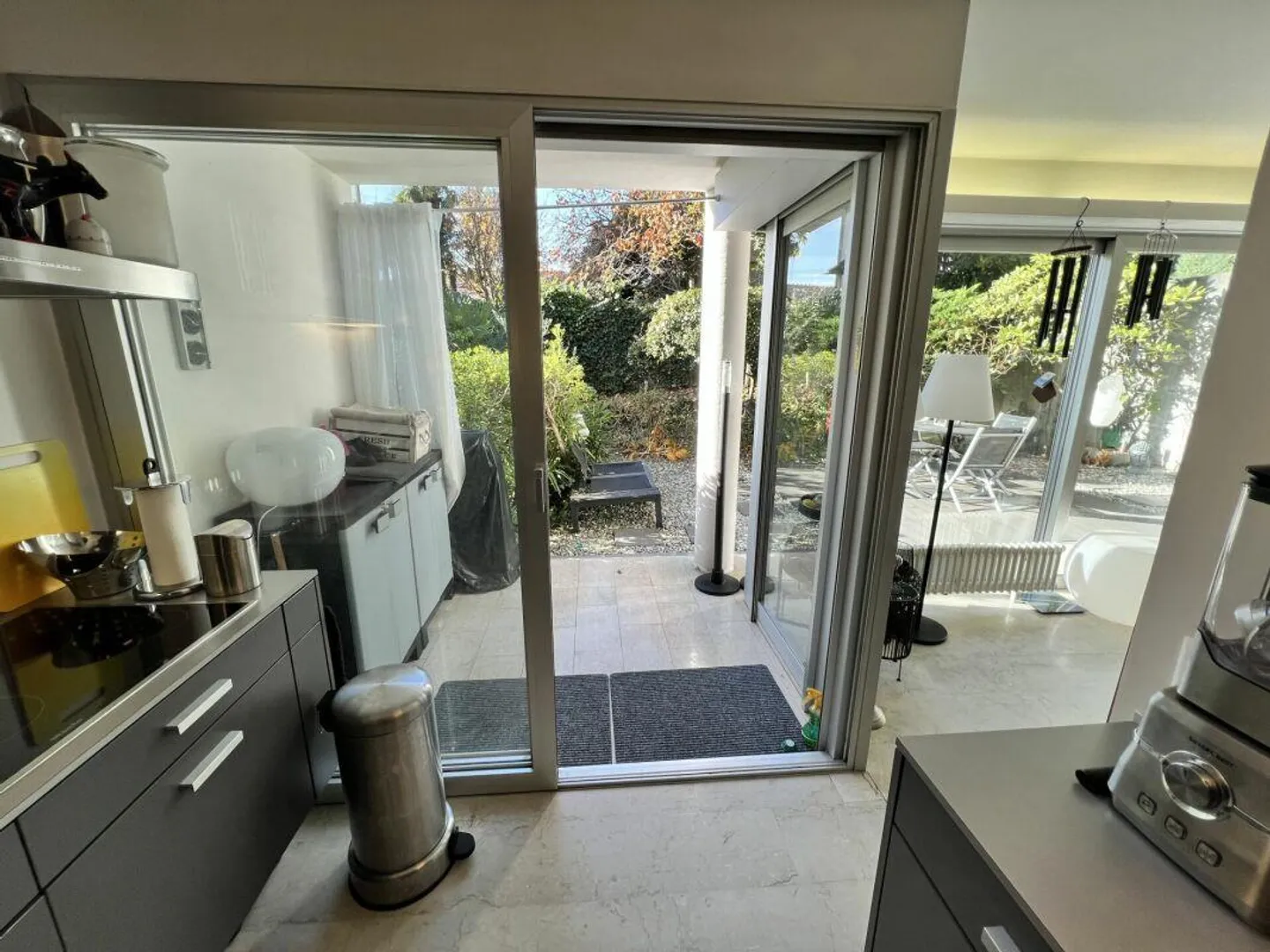 Elegante appartamento di 2,5 stanze con giardino - Foto 9 di 19