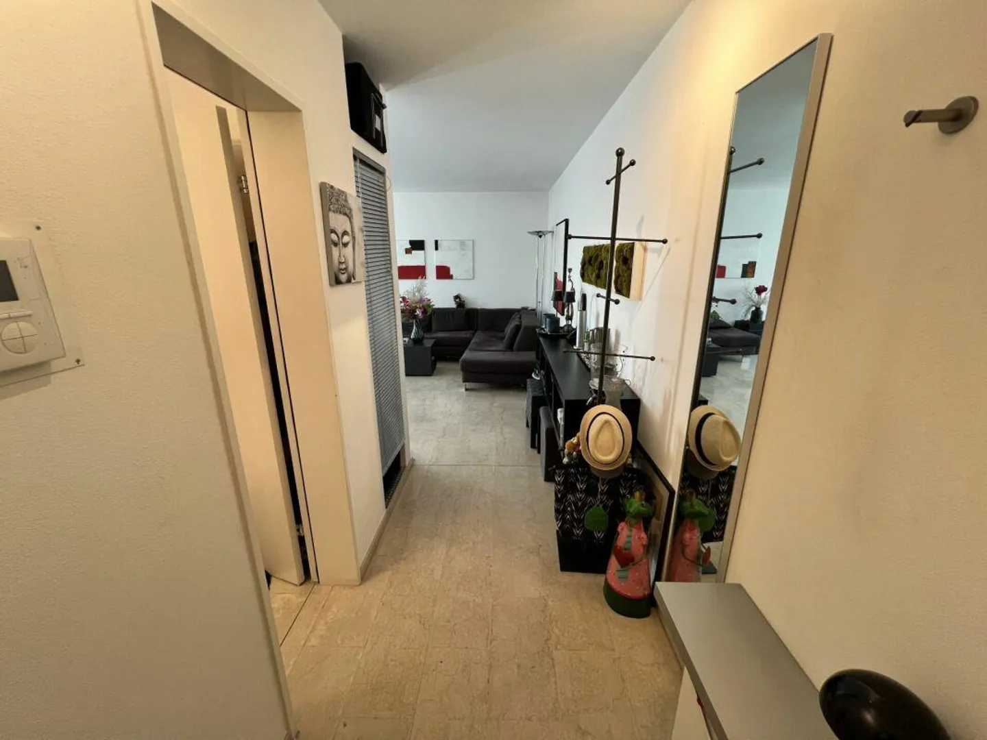 Elegante appartamento di 2,5 stanze con giardino - Foto 2 di 19