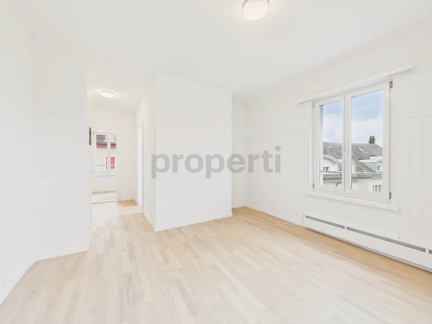 Prima locazione dopo ristrutturazione di alta qualità: Casa unifamiliare moderna con 6 stanze, cantina e stazione di ricarica a Niederuzwil - Foto 5 di 13