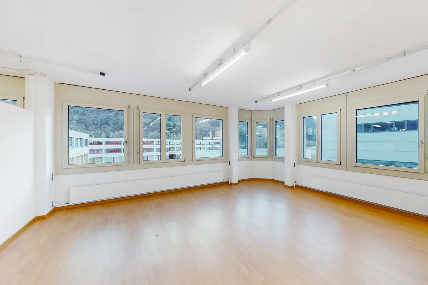 Office space for rent - Photo 10 of 13