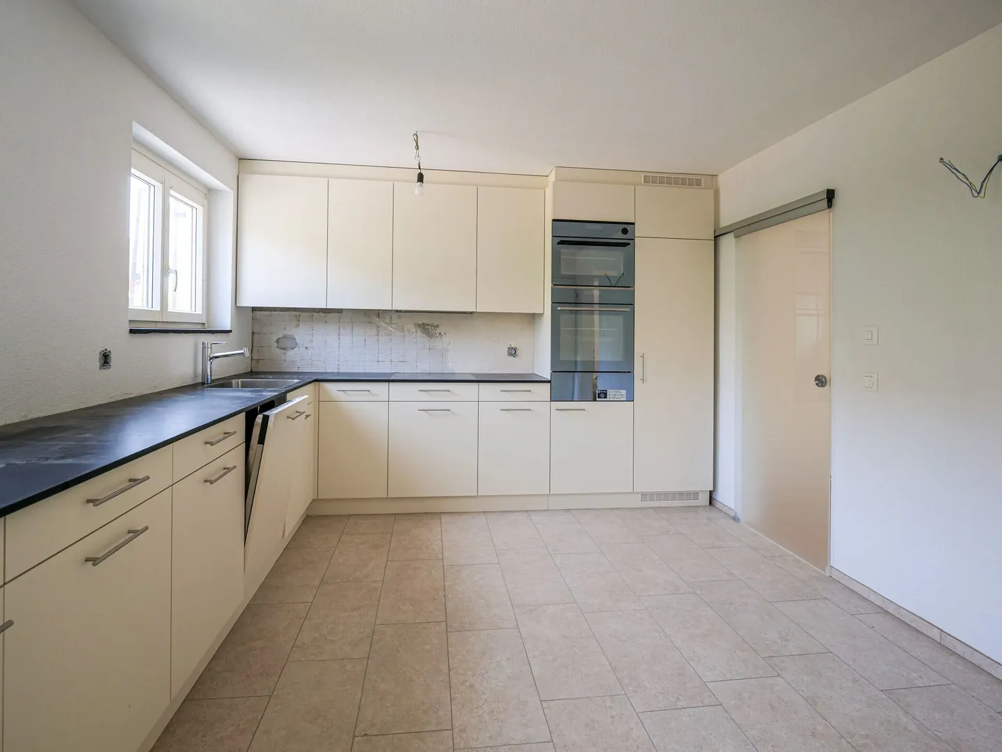 Arrive & Feel Good - Renovated Family House in a Quiet Location - Photo 2 of 9