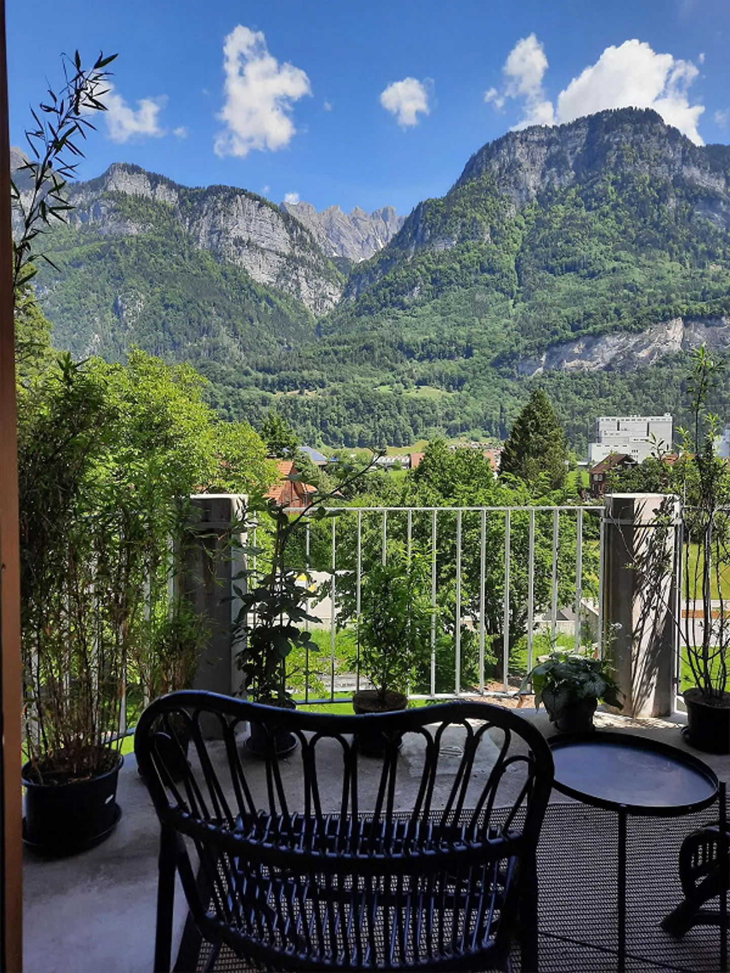 Penthouse apartment with mountain view - Photo 4 of 8