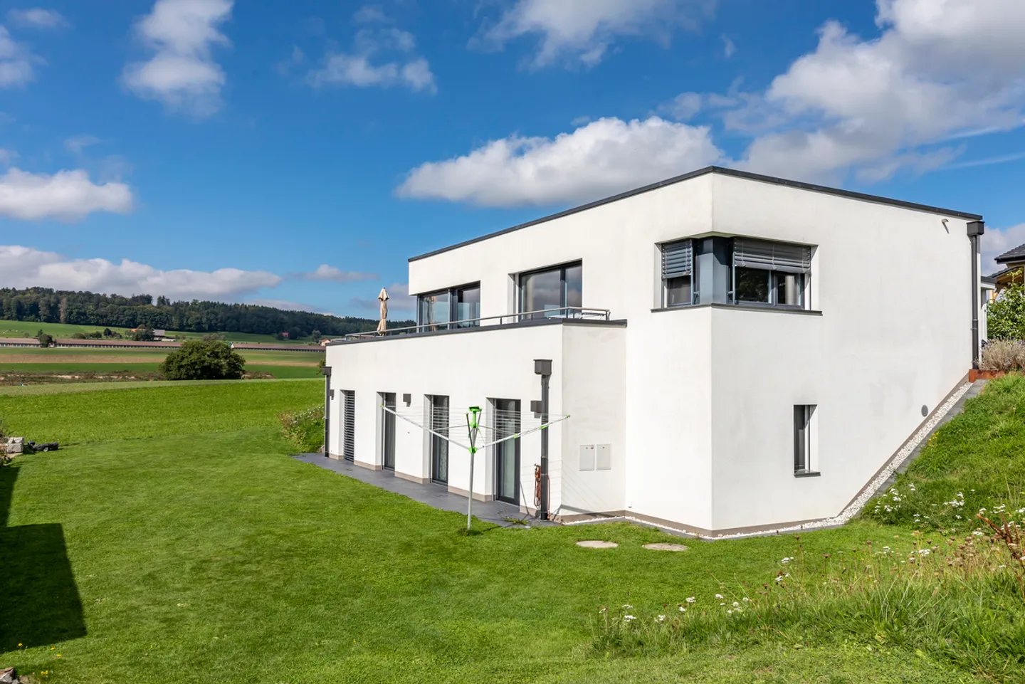 Magnifique villa individuelle contemporaine de 5.5 pièces - Photo 1 sur 12