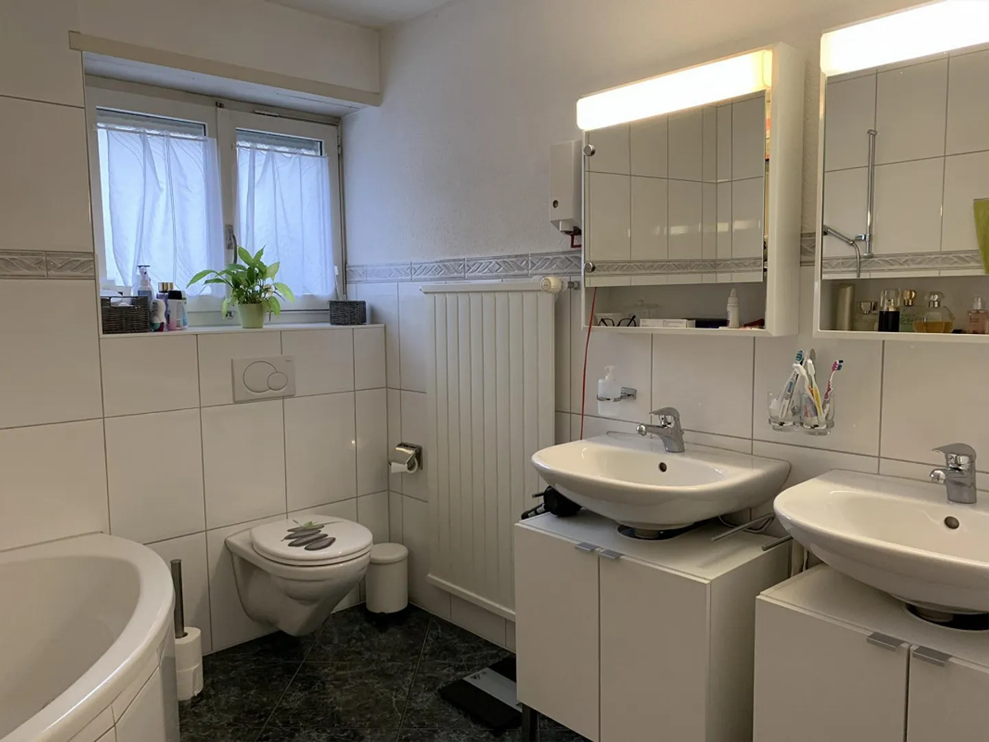 Edificio residenziale con fienile e potenziale di sviluppo - Foto 3 di 6