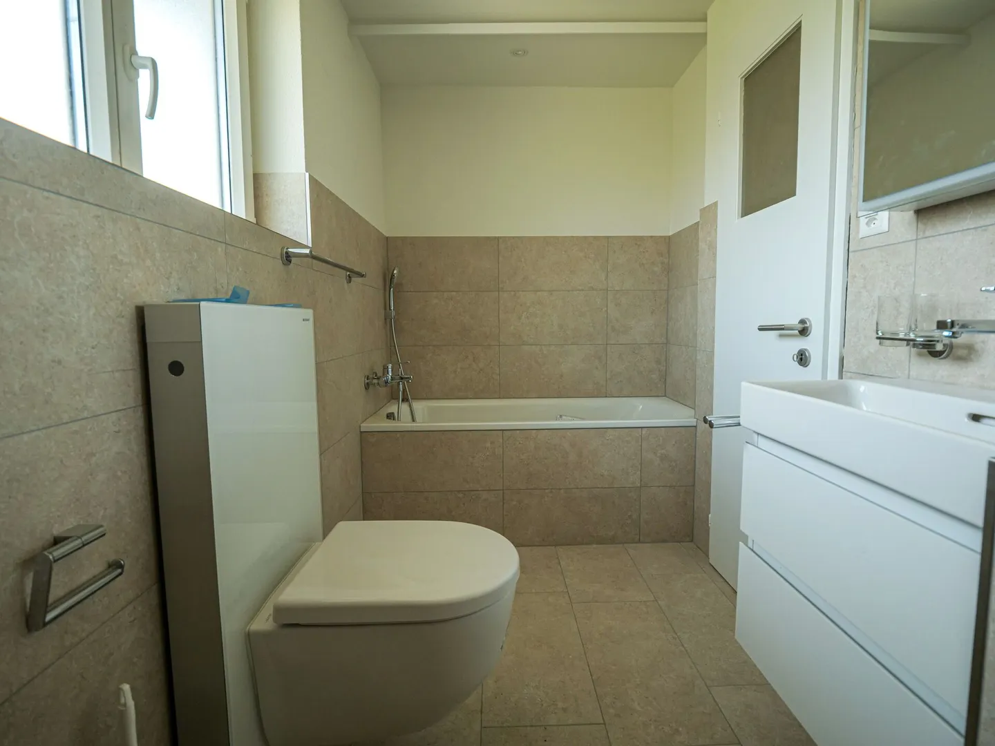 Arrive & Feel Good - Renovated Family House in a Quiet Location - Photo 6 of 9